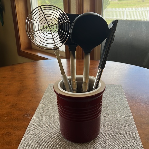 Pampered Chef Family Heritage 1331-02 Cranberry Stoneware Crock Made in the USA - Picture 1 of 9